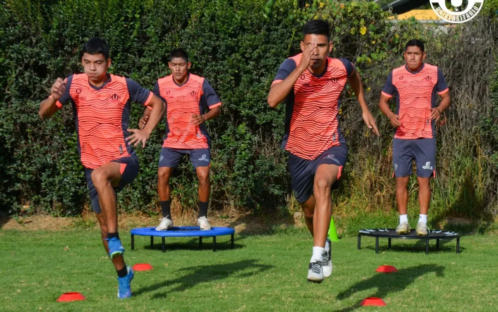 Jugadores de Universitario de Vinto, en el cierre de prácticas. Foto: prensa Universitario de Vinto