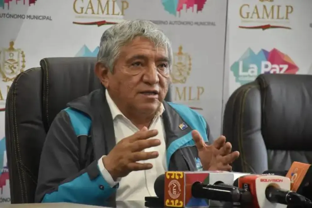 El alcalde de La Paz, Iván Arias, brinda conferencia de prensa. Foto. AMUN.