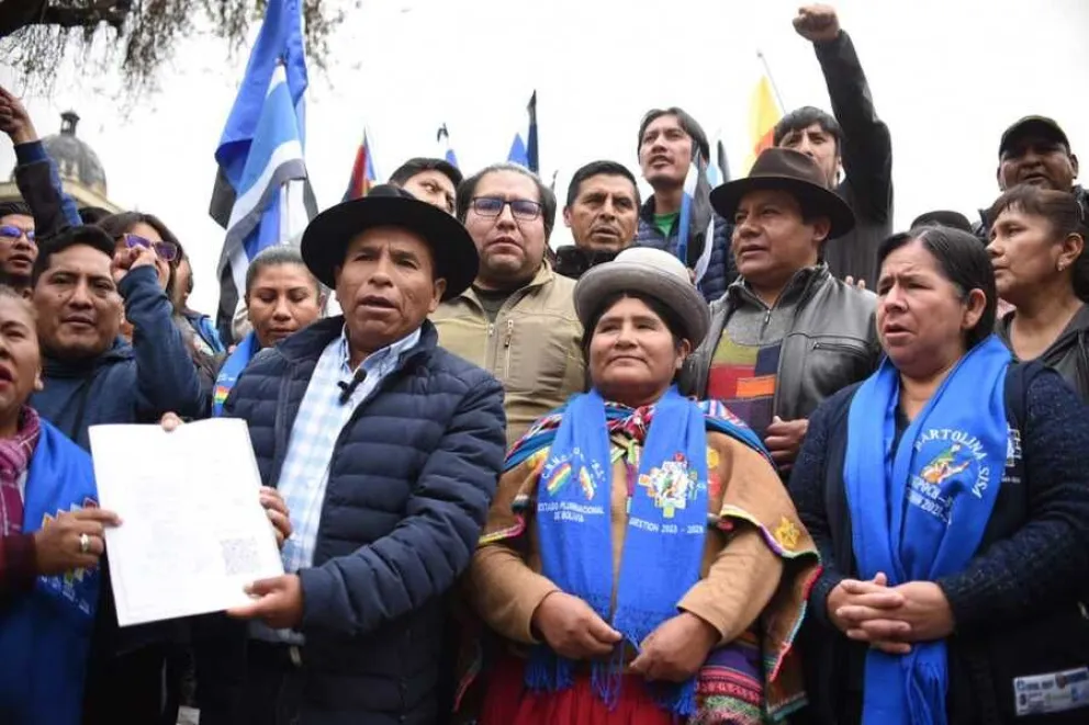 Dirigentes de las organizaciones que forman en Pacto de Unidad afín al presidente Luis Arce. Foto: ABI