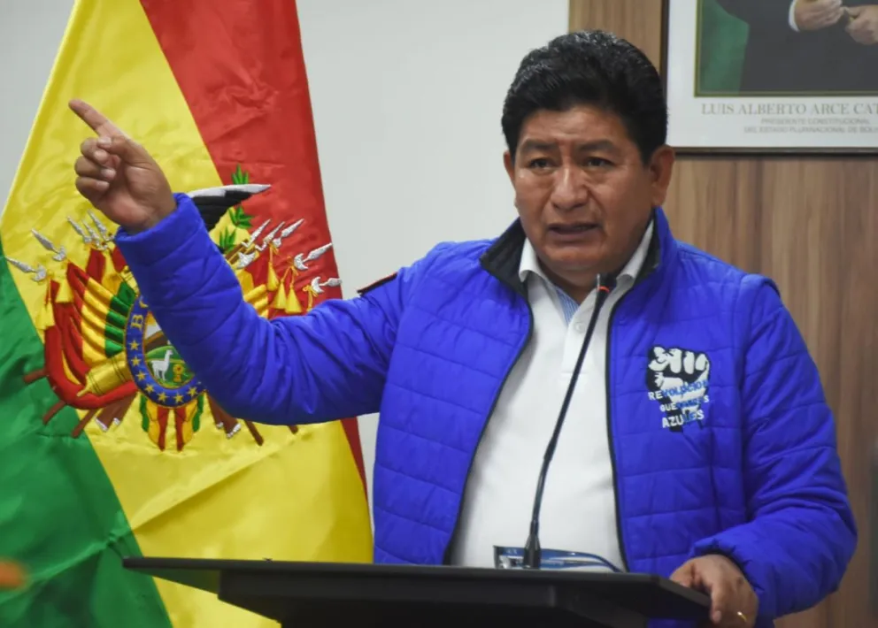 Edgar Montaño durante su diálogo con los medios. Foto: APG