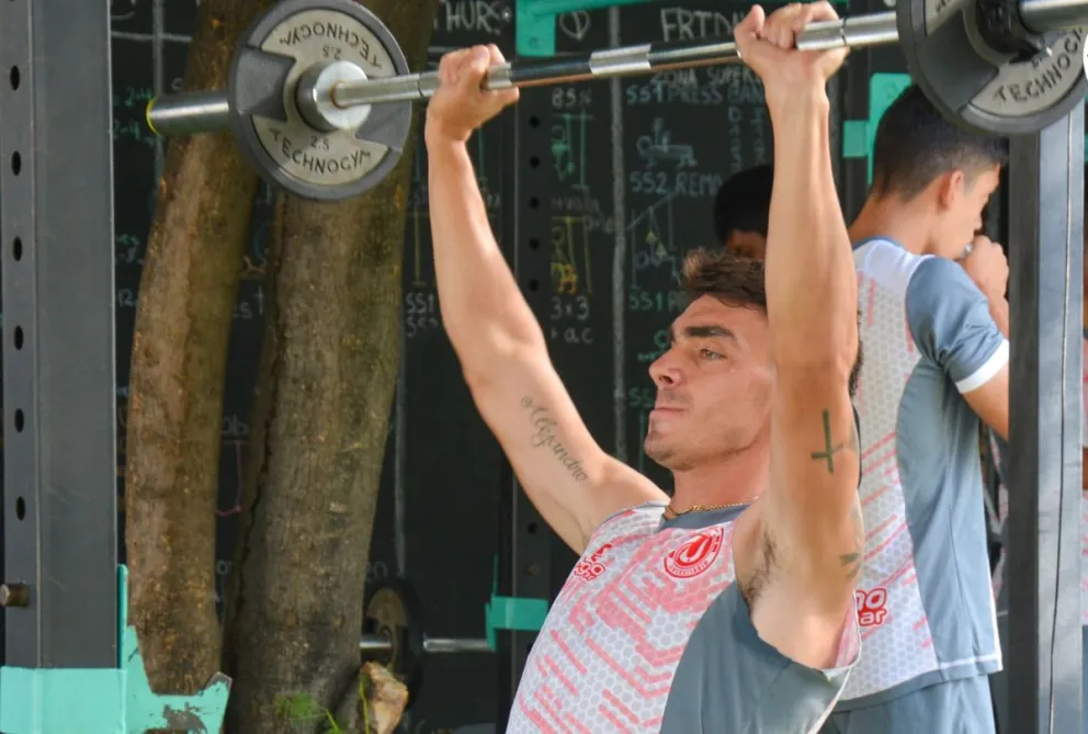 El defensor Diago Giménez en un entrenamiento de Universitario: Foto: U de Vinto