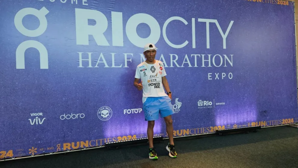 El fondista orureño al final de la prueba, tras imponerse en Río. Foto Mauricio Avila