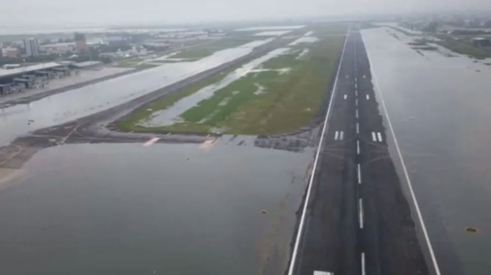 El aeropuerto de Porto Alegre está inundado y sus operaciones fueron suspendidas. Foto: Metsul Meteorología. 