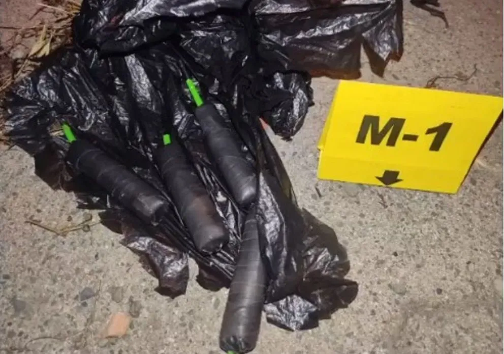 La imagen de los explosivos, presentada por el Gobieno. Foto: Captura Policía Boliviana 