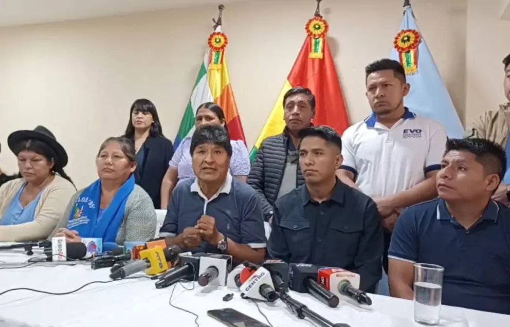 Evo Morales y dirigentes del Trópico de Cochabamba en conferencia de prensa. Foto: Captura de RRSS