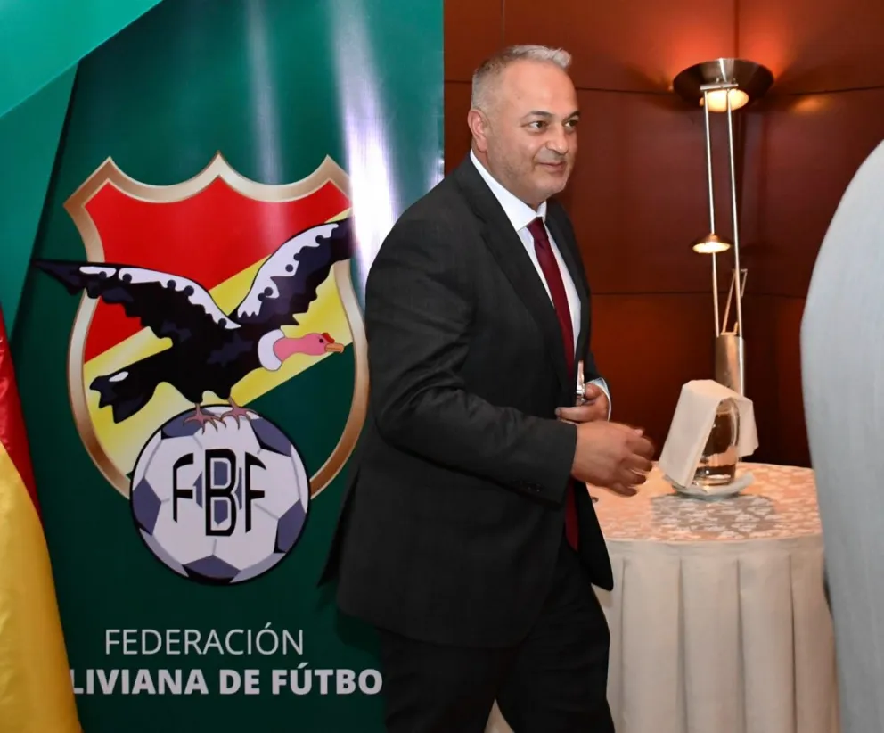 Fernando Costa, presidente de la FBF, anunció una nueva gestión por los derechos de TV del fútbol. Foto APG