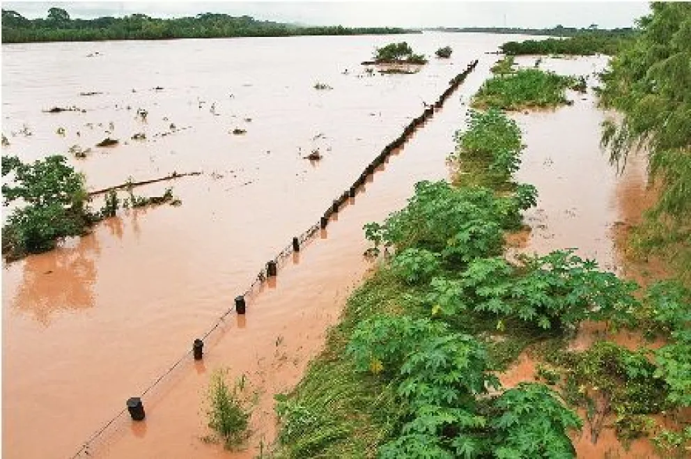 Una vista de la inundación, tras el desborde del río Ichilo en Santa Cruz. Eju tv.