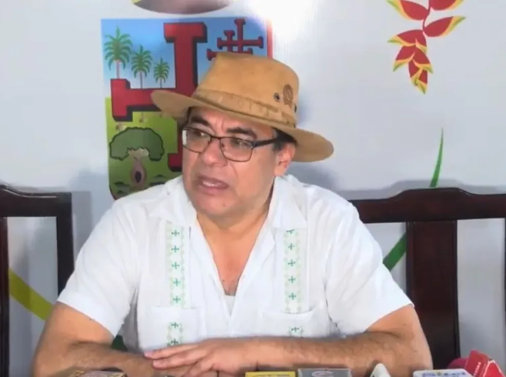 El diputado Mercado, en contacto con la prensa, en Santa Cruz. Foto: Captura de video