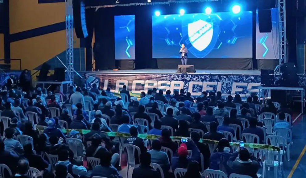 Una asamblea del club Bolívar, cuyos socios no saben si habrá elecciones este año. Foto: APG