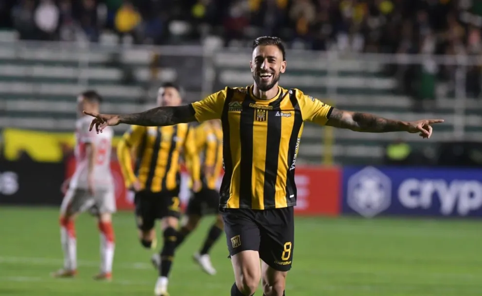 Luciano Ursino festeja el tanto de la victoria de The Strongest. Foto: APG