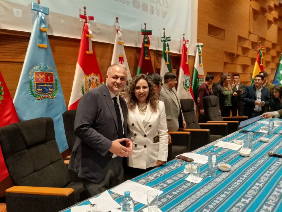 El presidente de la FBF junto a la MInistra de Educación, Salud y Deportes. Foto Sports 360