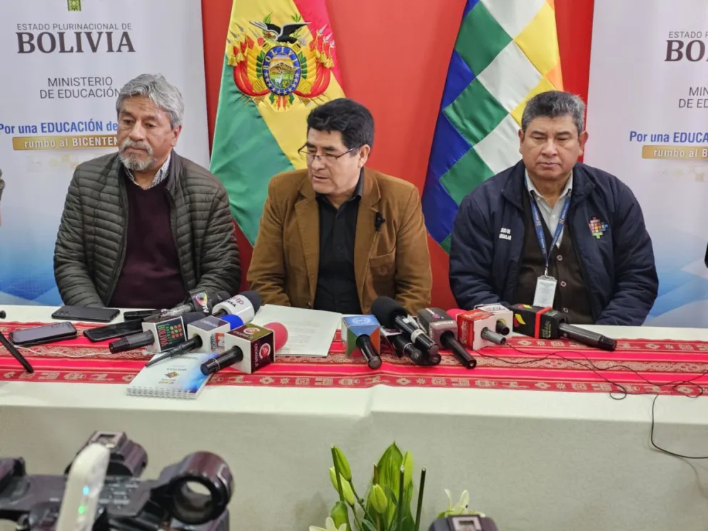 La autoridad de Educación, durante la conferencia de prensa de este viernes. Foto: Ministerio de Educación