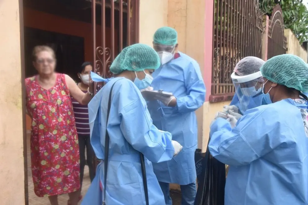 Personal médico en un trabajo de monitoreo en Pando. Foto: Gobernación de Pando 