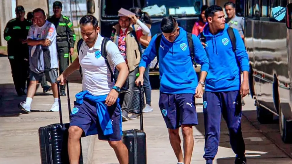 Futbolistas de la Academia llegan al estadio Patria. Foto: Club Bolívar.