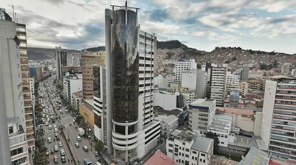 El edificio del Ministerio de Economía, ubicado en el centro de la ciudad de La Paz. Foto: ABI