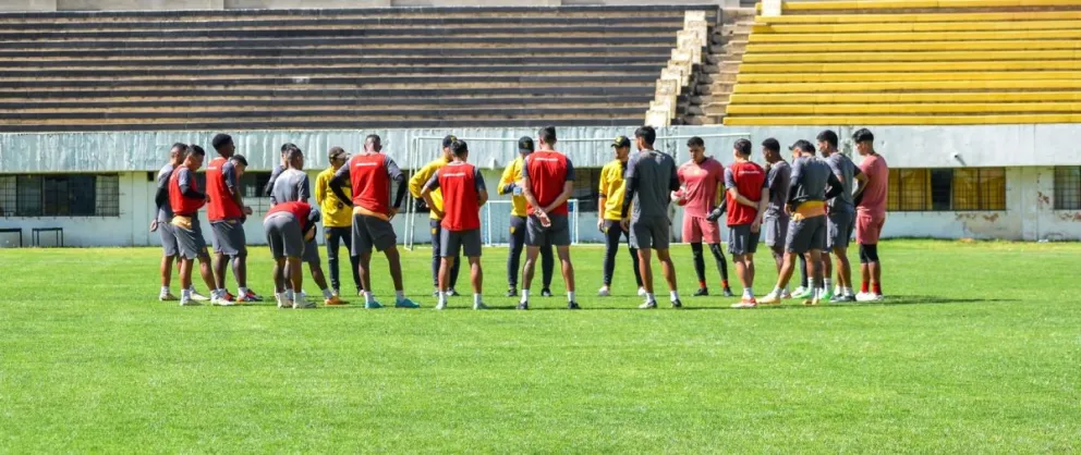 El cierre de entrenamientos del plantel atigrado previo al choque ante el chileno Huachipato. Foto: club The Strongest