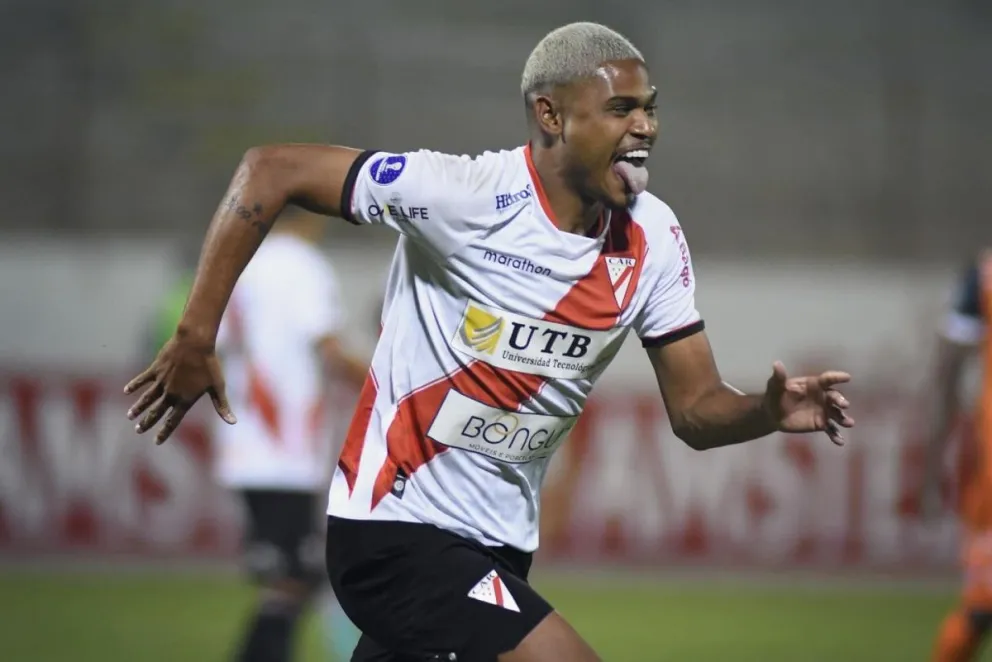 Wesley da Silva, el referente de gol del cuadro albirrojo. Foto Always Ready