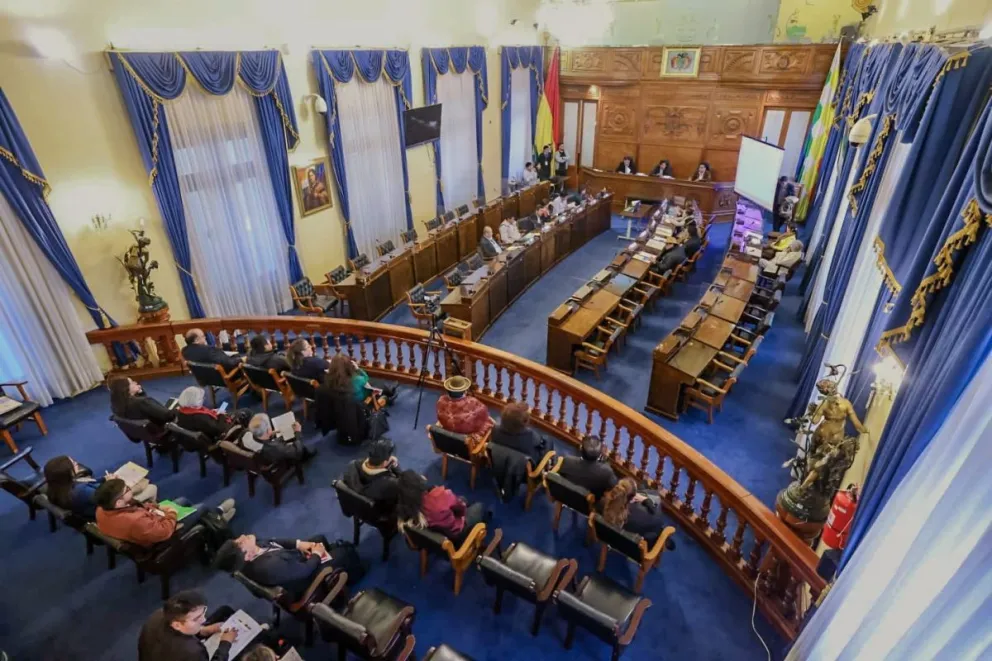 Una de las comisiones mixtas en la Asamblea Legislativa, en una sesión de trabajo. Foto: Senado 