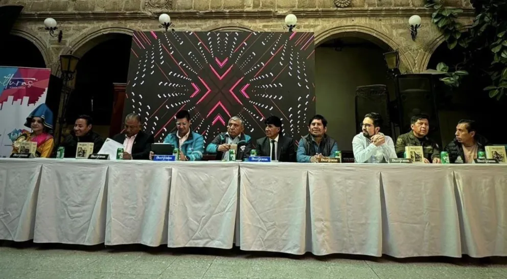 Conferencia conjunta en torno a la Promesa al Señor Jesús del Gran Poder.   Foto: GAMLP 