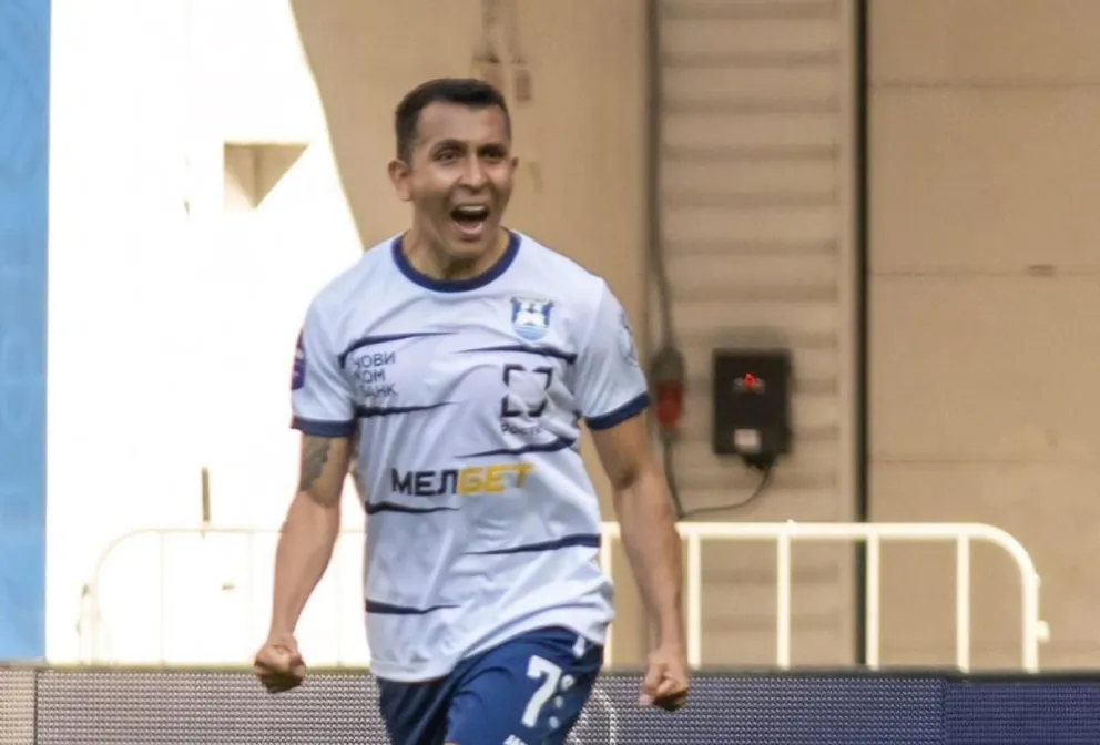 Fernández celebra su más reciente gol. Foto: FC Baltika.