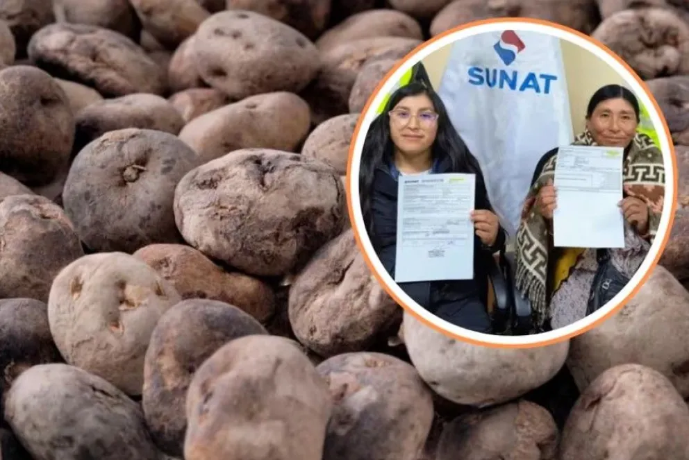 Mujeres productoras de Puno con el certificado de exportación de chuño. Fotos: Composición Infobae / Andina
