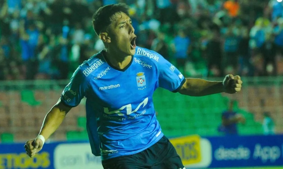 El grito de gol de Menacho, autor de dos goles para Blooming contra Wilster. Foto: APG 