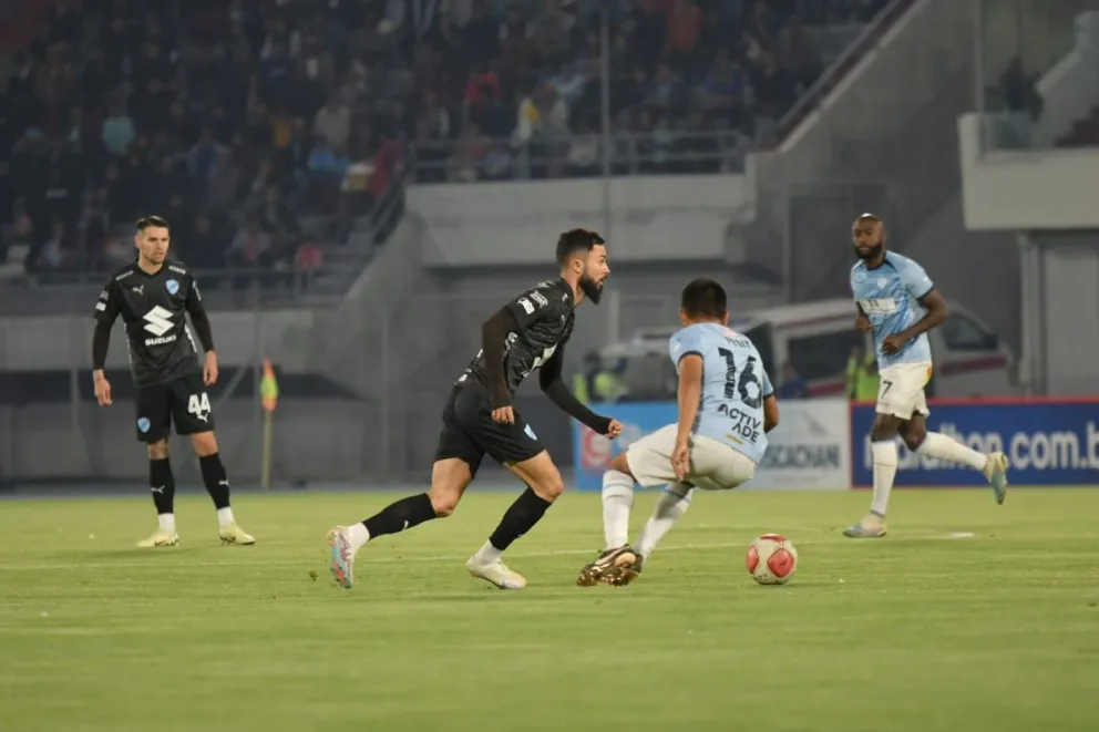 Bruno Sávio en acción, esta noche ante Aurora. Foto APG