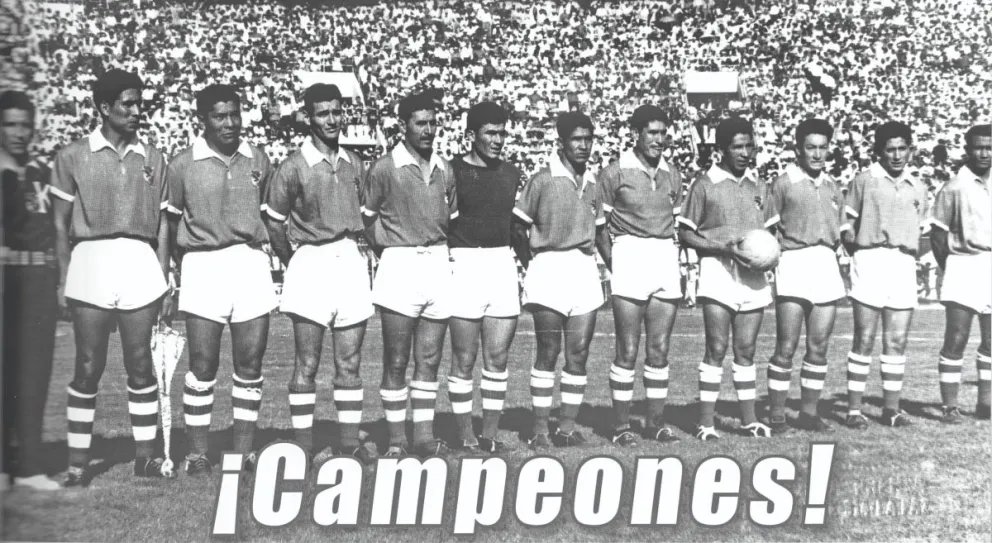 El equipo nacional que alcanzó la gloria en el certamen de 1963. Foto: A 50 años de la Epopeya.