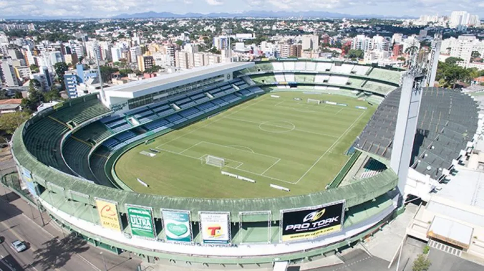 Una vista área del estadio Couto Pereira, de Curitiba, en el estado de Paraná.