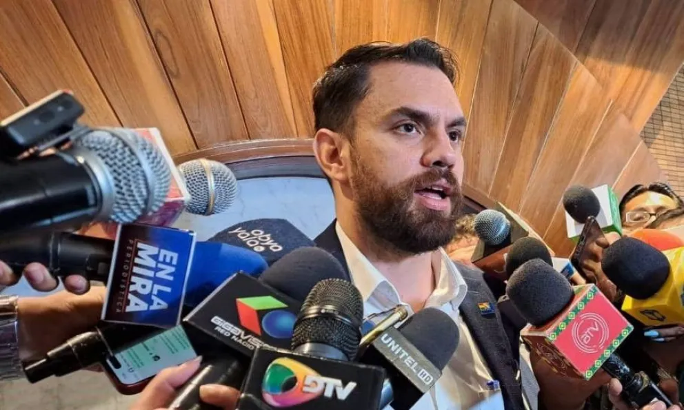 El ministro de Gobierno, Eduardo Del Castillo, durante la conferencia de este jueves. Foto: Unitel