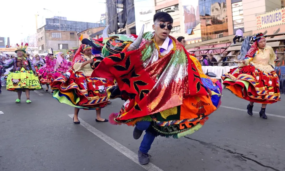 Más de 70 fraternidades y 70 mil bailarines participarán este sábado 25 de mayo en la entrada del Gran Poder 2024.   Foto: APG