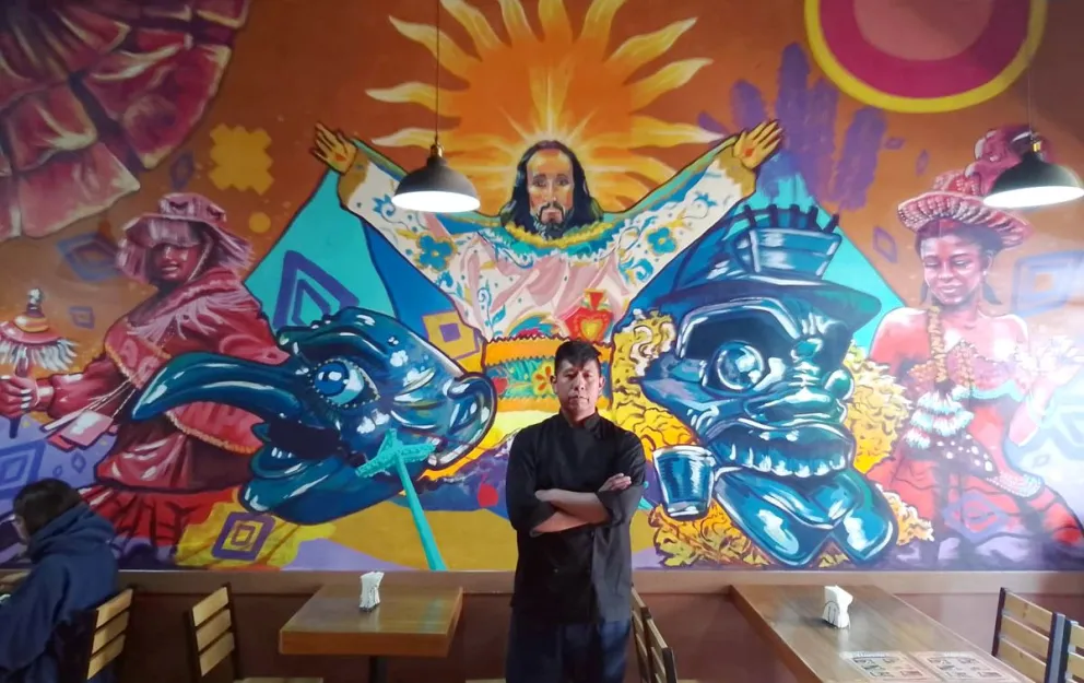 En el mural resalta la imagen del Señor Jesús del Gran Poder y de las danzas.    FOTO: Qamasa