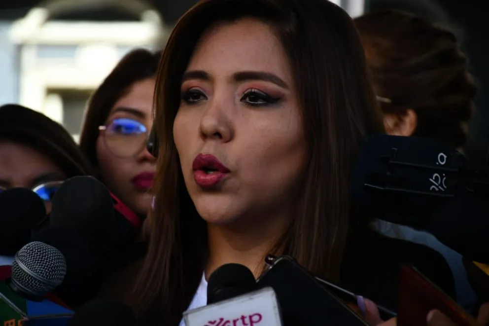 La viceministra de Comunicación, Gabriela Alcón, en contacto con la prensa, este viernes. Foto: APG 