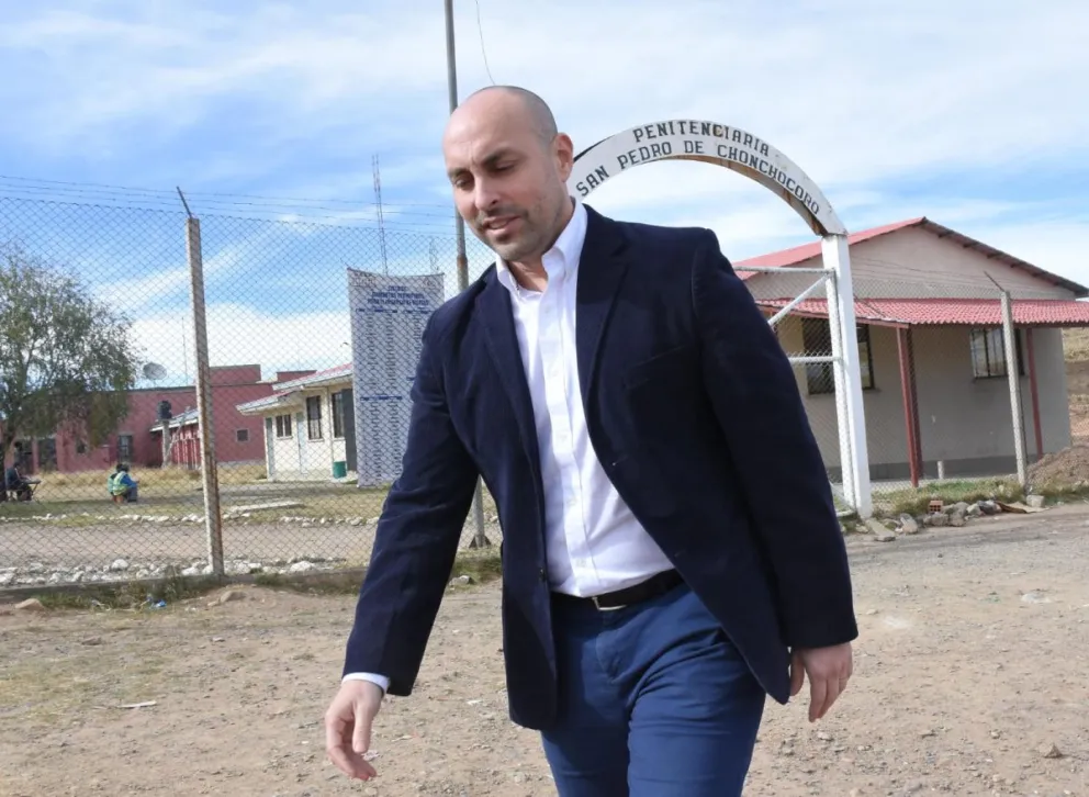 El representante de la HRW, Javier El-Hage visitó al gobernador, que se encuentra en el penal de máxima seguridad. Foto: APG