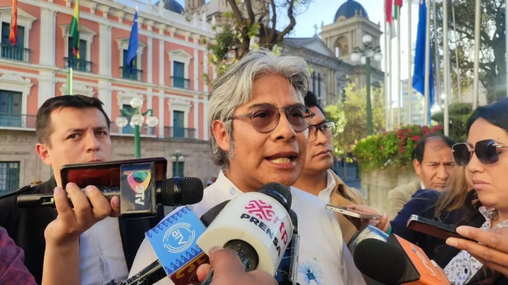 El exprocurador del Estado, Wilfredo Chávez, en rueda de prensa, esta tarde. Foto: DTV