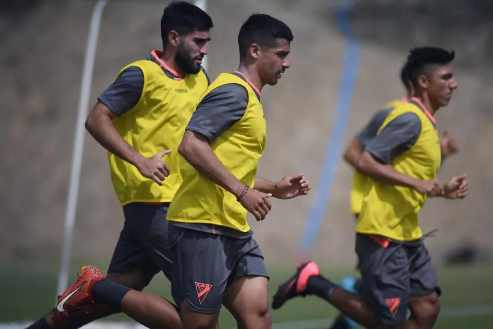 José Briceño, joven jugador del albirrojo, podría tener minutos ante Wilster. Foto Always Ready