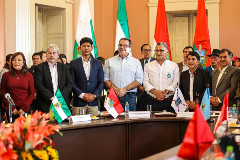 Los gobernadores del país reunidos en la ciudad de Sucre. Foto: Gobernación de Santa Cruz.