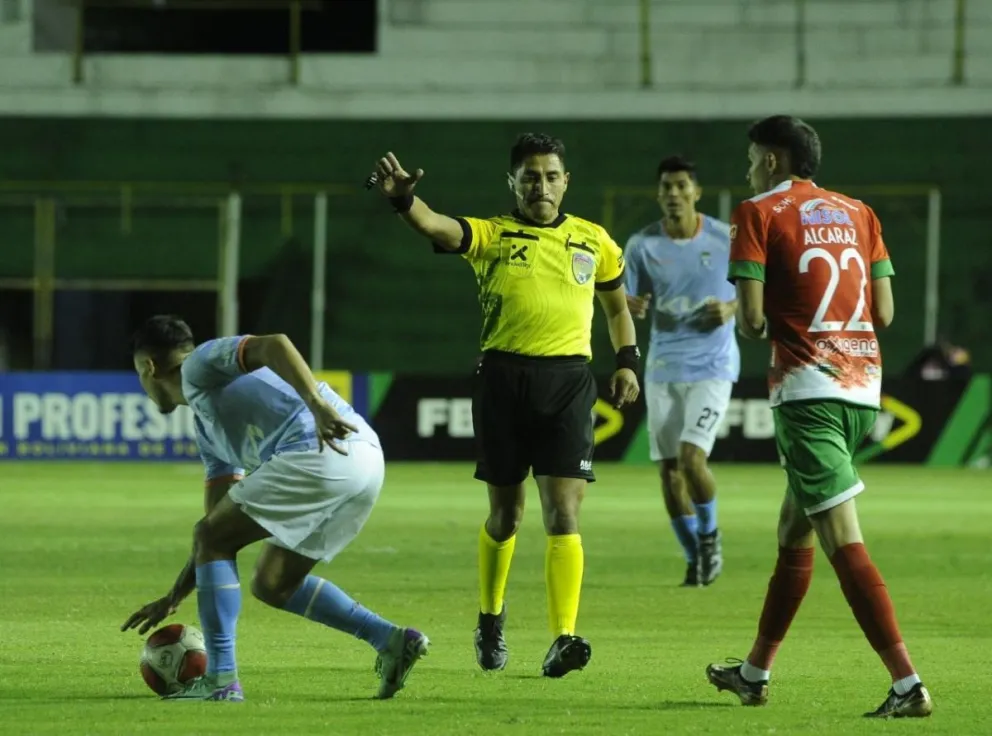incidencia del partido que Blooming le ganó a Tomayapo en Santa Cruz. Foto: APG
