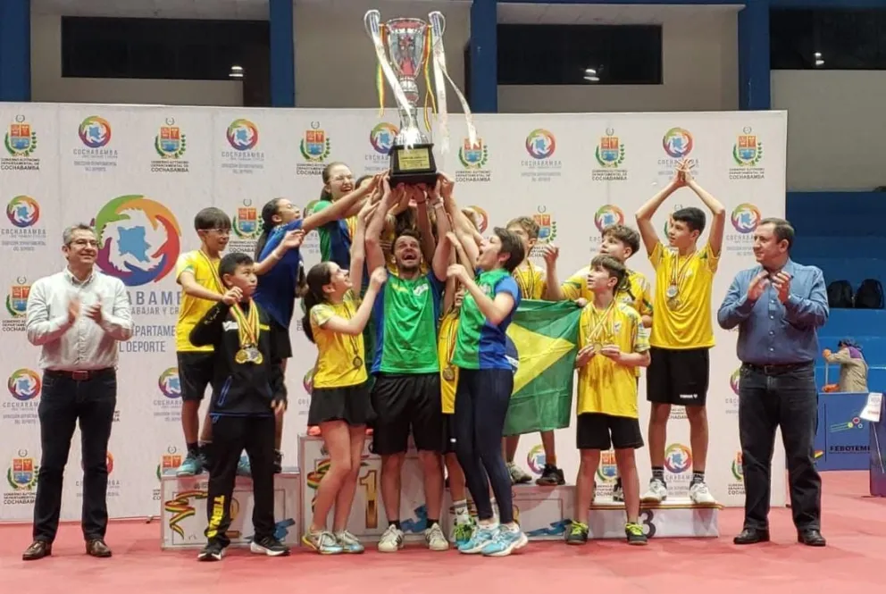 La delegación brasileña celebra su titulo en el valle. Foto: Viceministerio de Deportes.