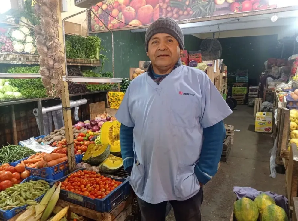 Jorge Martínez, vendedor en el mercado Hipólito Yirigoyen. Foto: JM