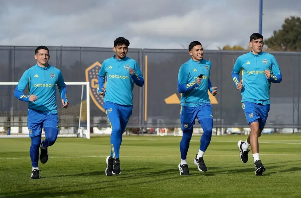 Jugadores de Boca durante el entrenamiento de este lunes. Foto: club Boca Juniors