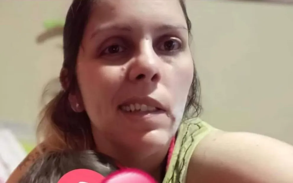 La víctima Carolina Ulloa sufre una parálisis facial como consecuencia de la violencia. Foto: Facebook de Araceli Del Barco