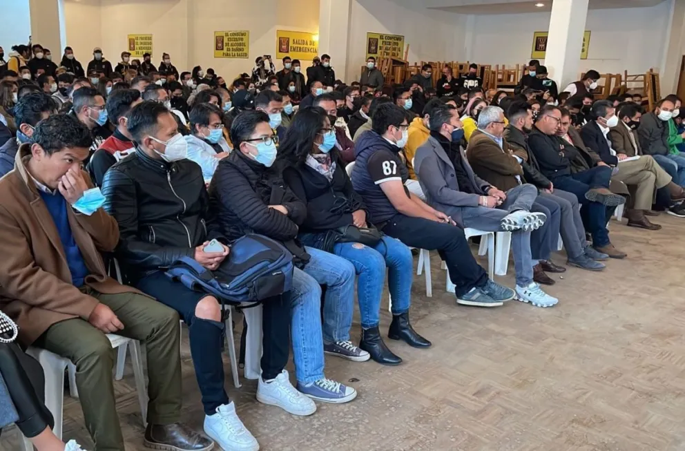 Asamblea de asociados de The Strongest en el Complejo de Achumani. Foto: Página Siete