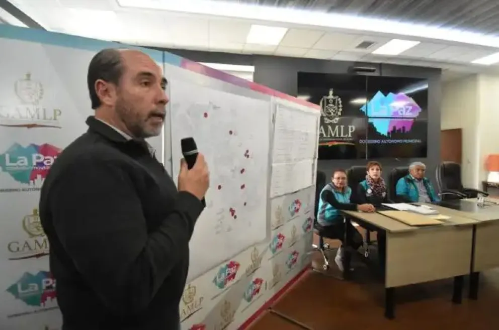 Juan Ramón Rivera, director de Política Urbana y Territorial, en conferencia de prensa. Foto: AMUN