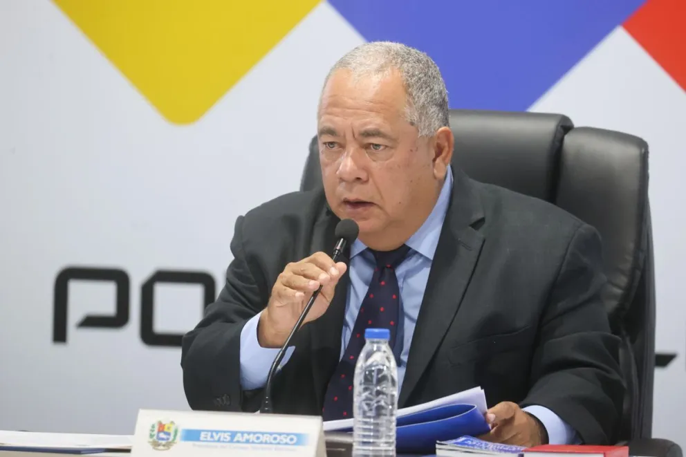 El presidente del Consejo Nacional Electoral (CNE), Elvis Amoroso, habla durante una rueda de prensa este 28 de mayo de 2024, en Caracas (Venezuela). Foto: EFE
