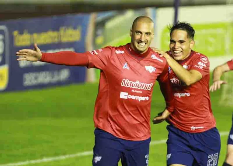 Nahuelpan festeja uno de los últimos goles que anotó para Wilstermann. Foto: APG