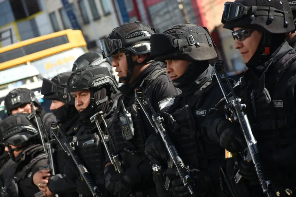 Efectivos durante la presentación de la estrategia "Servicios Policiales 3.0". Foto: Facebook del Ministerio de Gobierno 