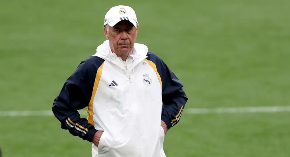 Carlo Ancelotti durante el entrenamiento de su equipo en Londres. Foto: EFE.