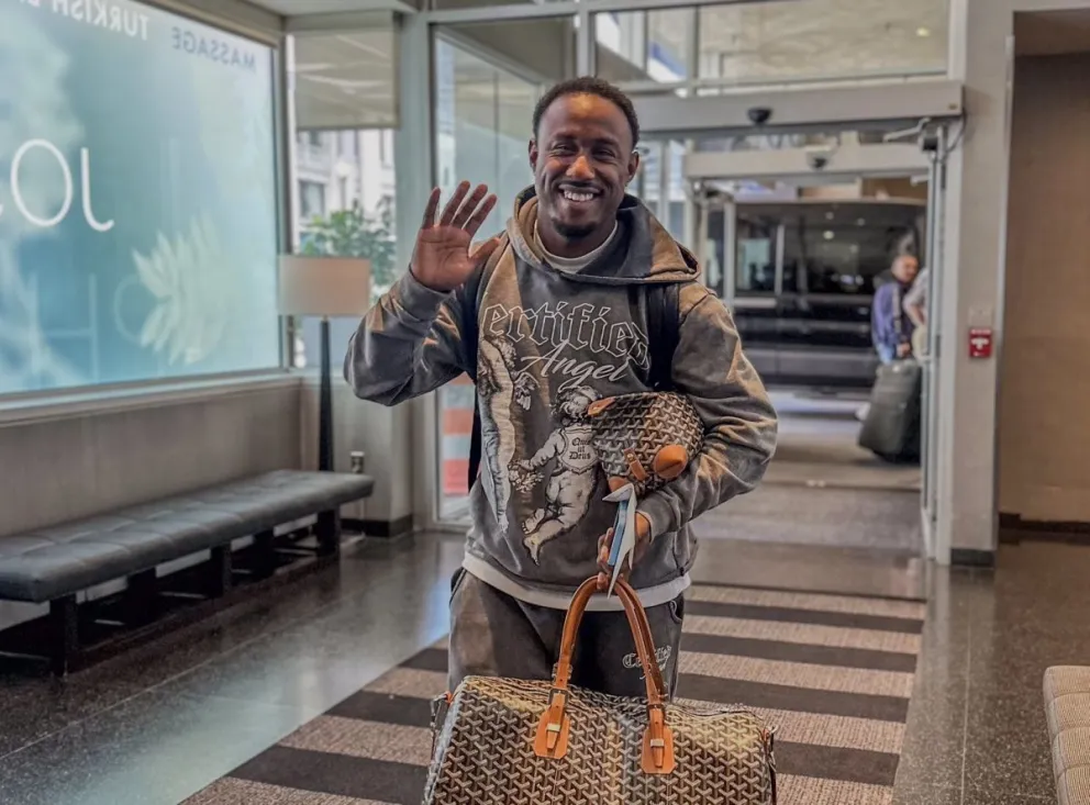 El alemán ecuatoriano John Yeboah a su arribo a la concentración en Filadelfia. Foto: La Tri