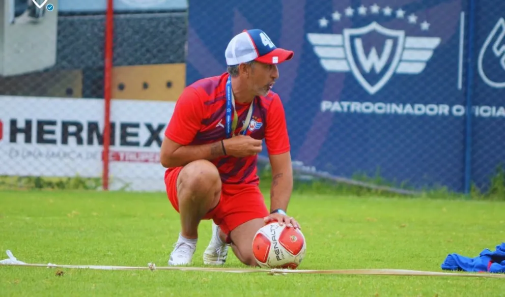 Cristian Díaz cuando era entrenador del "aviador". Foto Wilstermann